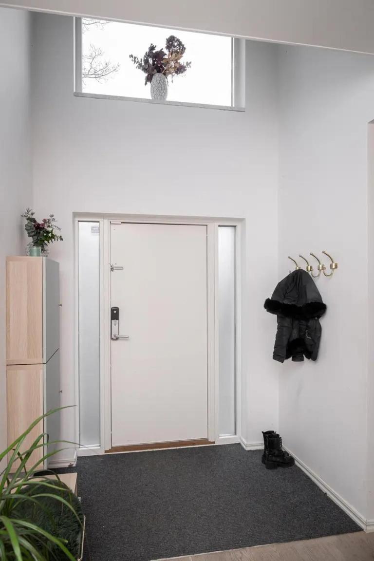 Modern Villa Close To Beach Trangsund エクステリア 写真